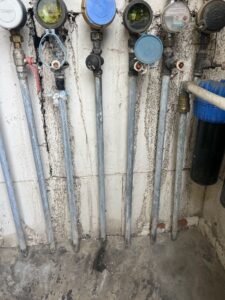 Vano contatori acqua in terrazza Roma prima dell'impermeabilizzazione