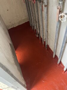 Guaina liquida rossa calpestabile per protezione vano contatori